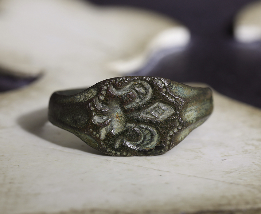 ブギウギ 　純銀製紋章デザインリング　フランスアンティーク　シグネット指輪 Antique Gallery Soleil アンティークジュエリー / 15世紀 100年戦争
